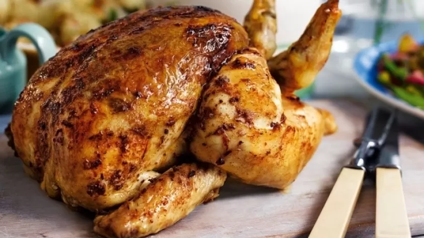 طريقة عمل طبق الدجاج المشوي بالفرن بالقصدير