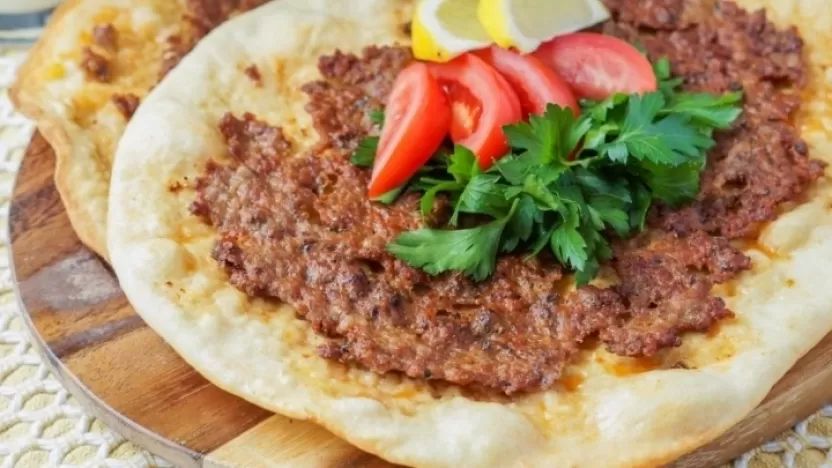 طريقة عمل طبق اللحم بالعجين التركي