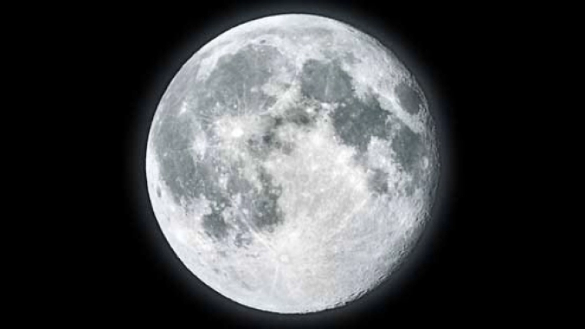 أبرز معلومات عن القمر