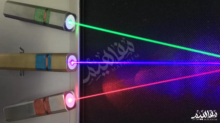 يمكن استخدام ضوء الليزر الأخضر لضخ ضوء ليزر أحمر وكذلك يمكن استخدام يمكن استخدام ضوء الليزر الأخضر لضخ ضوء ليزر أحمر وكذلك يمكن استخدام