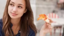 أغذية تؤثر بشكل مباشر على نمو الشعر