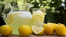 طريقة عمل عصير الليموناضة المنعش