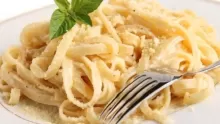 طريقة عمل طبق المكرونة الايطالية بالصوص الابيض