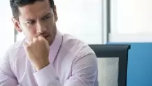 كيف أخفي مشاعري؟