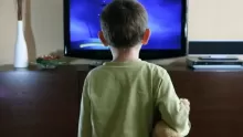 طريقة لإبعاد الطفل عن مشاهدة التلفاز