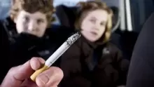 أضرار التدخين السلبي على الأطفال