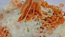 كيفية عمل طبق النودلز بالجبن