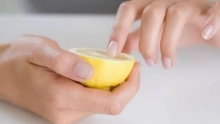 وصفات طبيعية لتنظيف الأظافر