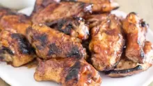 طريقة عمل طبق جوانح دجاج مشوية عالفحم