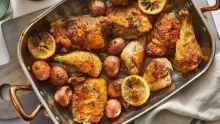 طريقة عمل طبق صينية الدجاج بالبطاطس بالفرن
