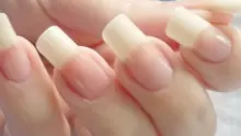 كيفية تطويل الأظافر ومنع تكسرها بأقل التكاليف؟