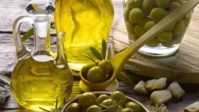 كيفية حفظ زيت الزيتون بطرق سهلة في منزلك