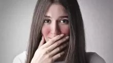كيف تعرف أنك شخص خجول وما أهم سلبيات الخجل؟