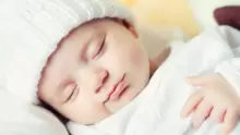 كيفية فهم طفلي الرضيع من حركاته وبكائه
