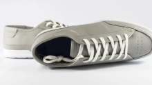 طريقة توسيع الحذاء الضيق لراحة القدمين