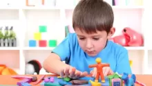 كيف أنمي ذكاء طفلي؟ وما أنواع الذكاء؟