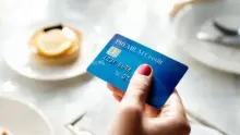 أنواع بطاقة الائتمان وأهم مميزاتها وعيوبها