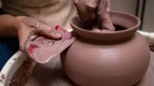 تعريف صناعة الفخار للاطفال: أدواتها وفوائدها ومكوناتها ومراحلها