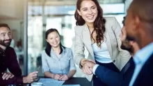 ما هي وظيفة مندوب المبيعات ونشأتها ومواصفات المندوب الناجح؟