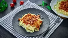 طريقة عمل طبق السباجيتي باللحم المفروم