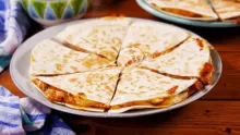 طريقة عمل طبق تورتيلا دجاج بالجبن