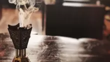 هل البخور يفطر؟ إليك الإجابة من المذاهب الأربعة