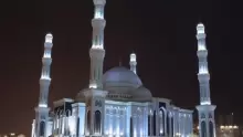 من اول من اسلم من الرجال؟