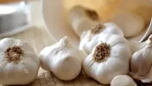 القيمة الغذائية للثوم وفوائده لصحة الجسم