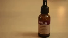 استخدام الريتينول للبشرة وفاعليته في علاج العيوب