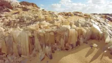 سبب تسمية جبل الكريستال بهذا الاسم، وما هي أهميته في 7 نقاط؟