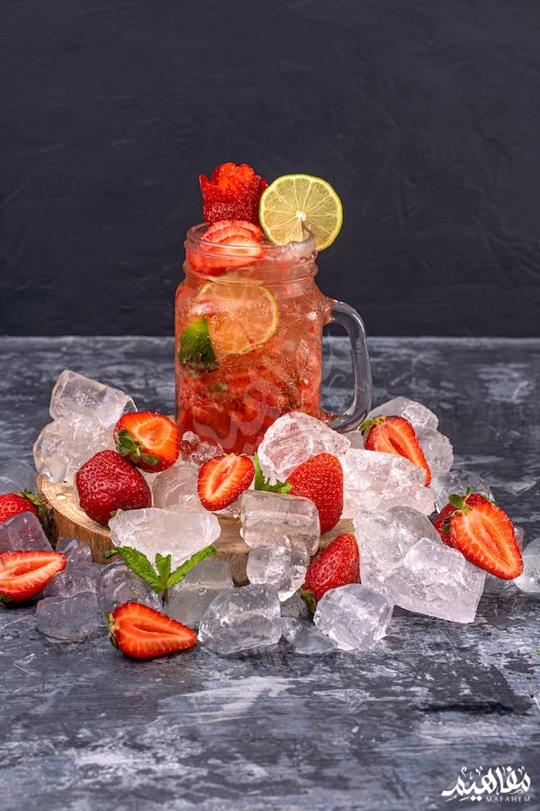 عصير الليمون والفراولة والعسل للبشرة الدهنية  عصير الليمون والفراولة والعسل للبشرة الدهنية