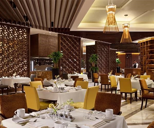 المطعم_في_فندق_قصر_مكة_رافلز