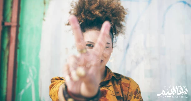 حرف v رمز للسلام حرف v رمز للسلام