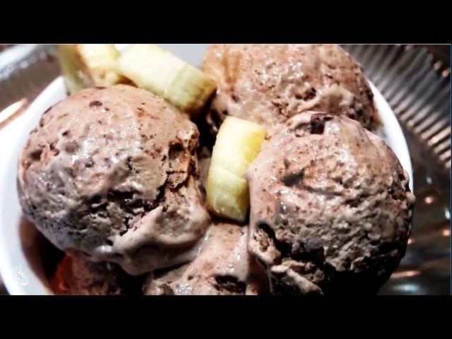 حلي آيس كريم الشوكولاتة بالموز