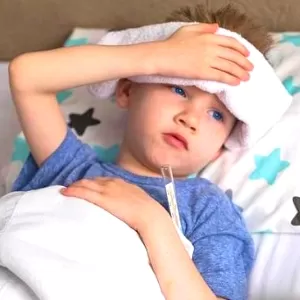 ماذا تحذر إذا كان طفلك يعاني من الحمى؟