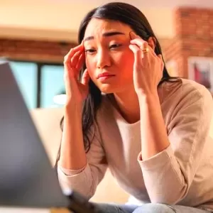 ما هي أعراض تعب عضلات العين؟ ما هي أعراض تعب عضلات العين؟