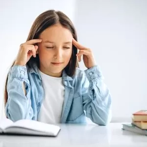 تأثير تقنية التعلم عن بعد على قلق الإمتحانات والتحصيل الدراسي