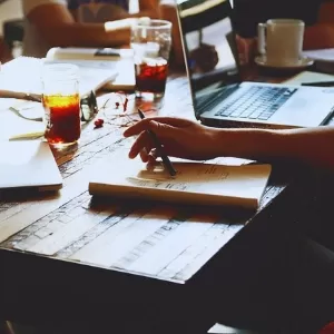 خصائص الندوة