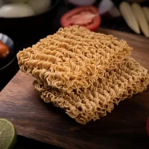 من اي شيء يصنع الاندومي؟