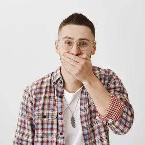 وصفات طبيعية لتفتيح ما حول الفم