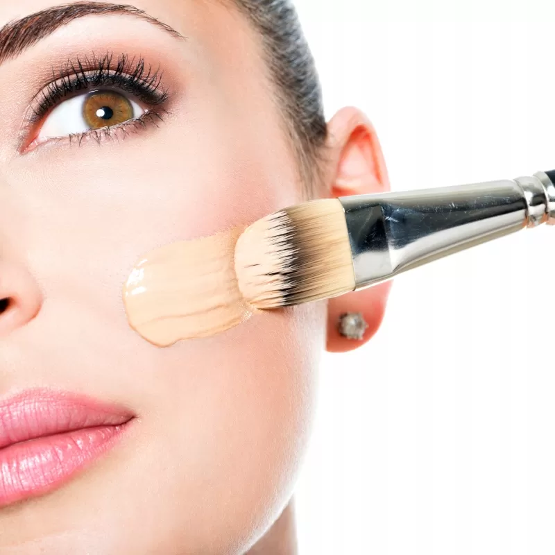 فرشاه كريم الأساس فرشاه كريم الأساس