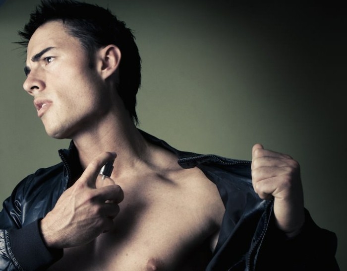 كيفية اختيار العطر الرجالي كيفية اختيار العطر الرجالي