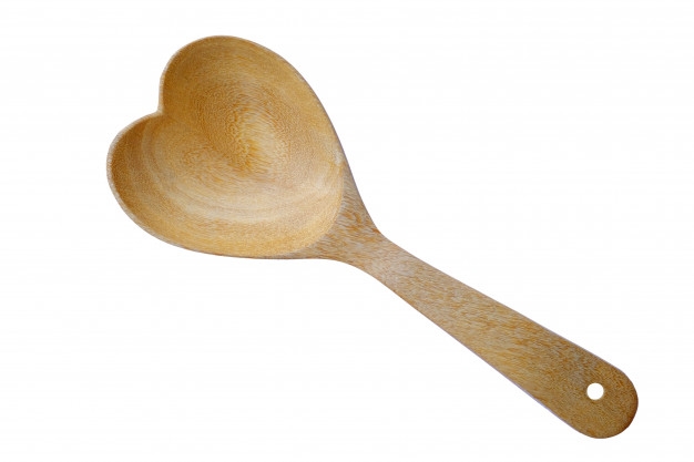 ملاعق خشبية ع قلب